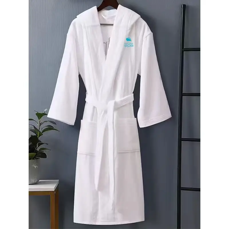 Peignoir coloris blanc, brodé logo Europe Spa, taille L