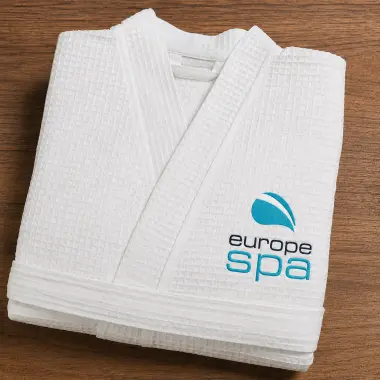 Produit Peignoir coloris blanc, brodé logo Europe Spa, taille L Image